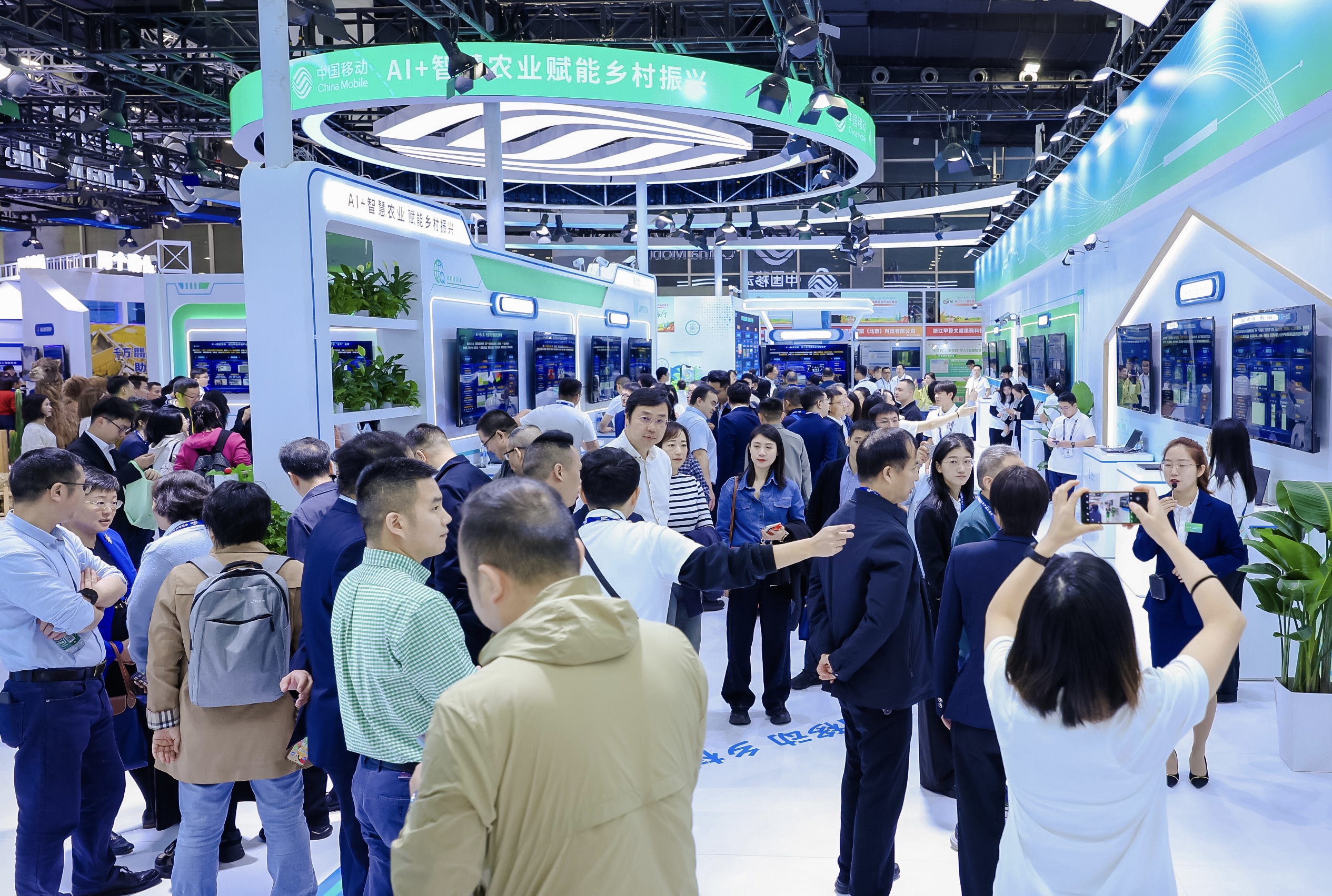 AI賦能農業發展向“新”提“質”，中國移動助推鄉村振興智啟新章